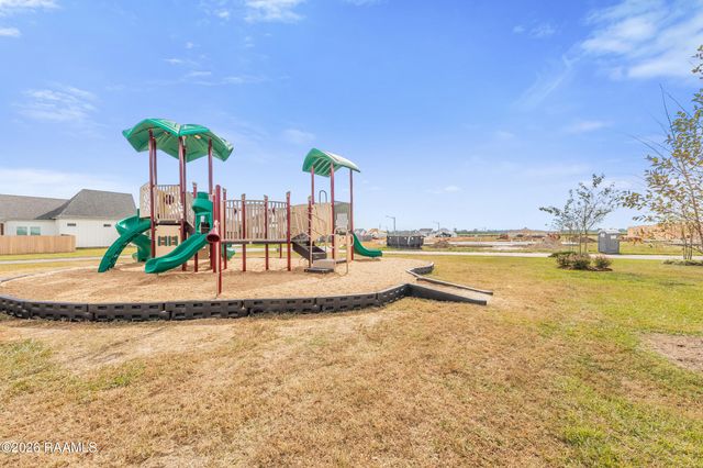 207 Cane Creek Drive, Broussard, LA 70518