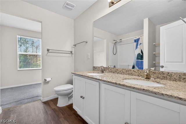 921 Jacaranda PKWY E, Cape Coral, FL 33909