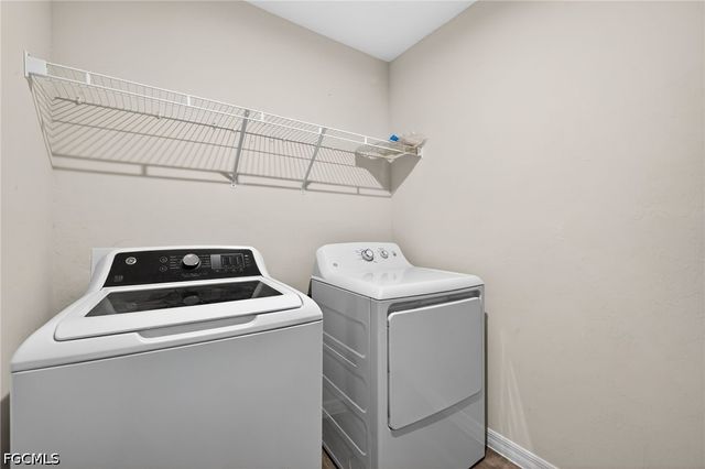 921 Jacaranda PKWY E, Cape Coral, FL 33909