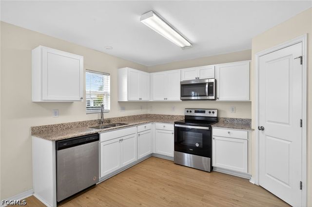 921 Jacaranda PKWY E, Cape Coral, FL 33909