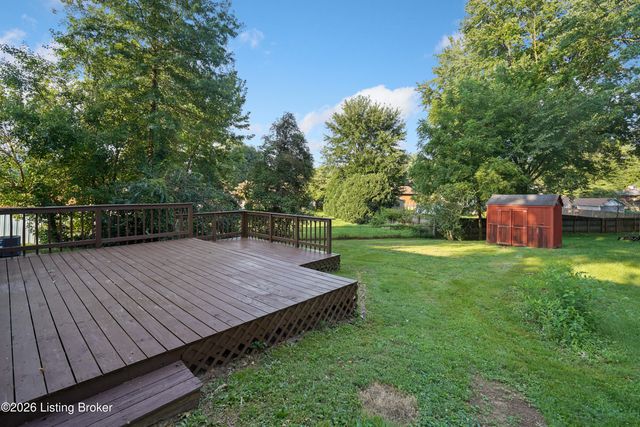 10305 S Dodge Ln, Louisville, KY 40272