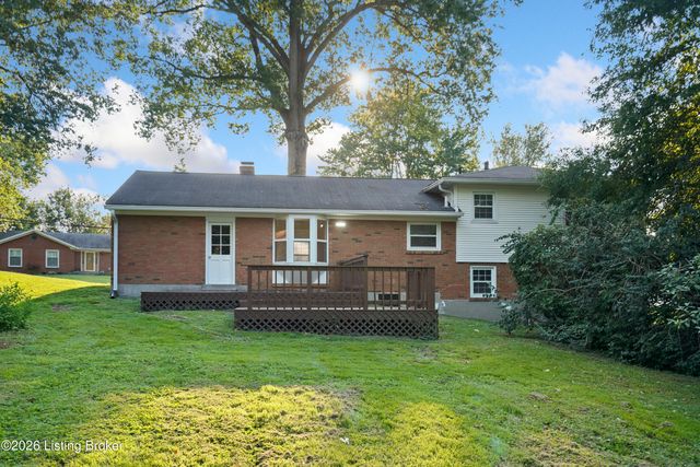 10305 S Dodge Ln, Louisville, KY 40272