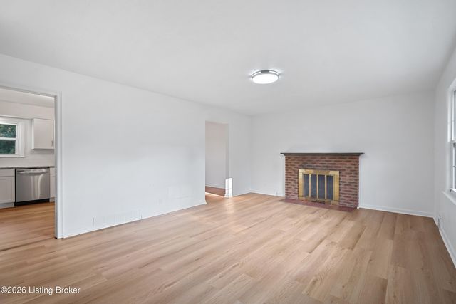 10305 S Dodge Ln, Louisville, KY 40272