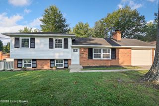 10305 S Dodge Ln, Louisville, KY 40272