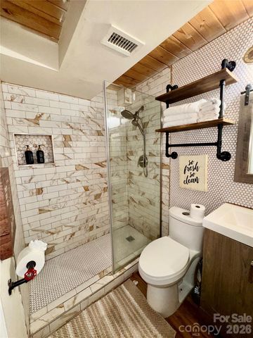 201 S Hoskins Road 132, Charlotte, NC 28208