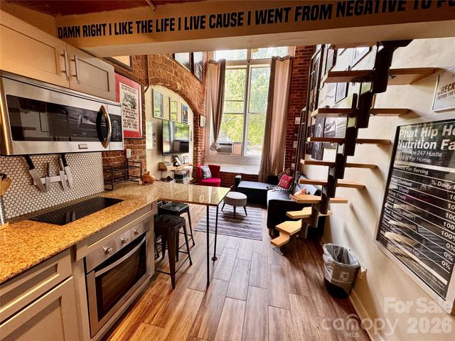 201 S Hoskins Road 132, Charlotte, NC 28208
