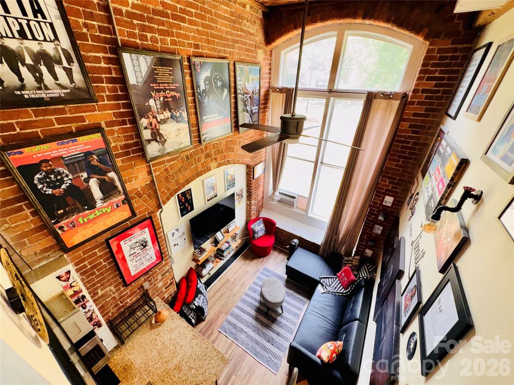 201 S Hoskins Road 132, Charlotte, NC 28208