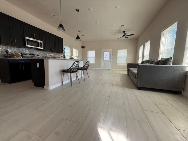 219 S 7th Street, Beasley, TX 77417