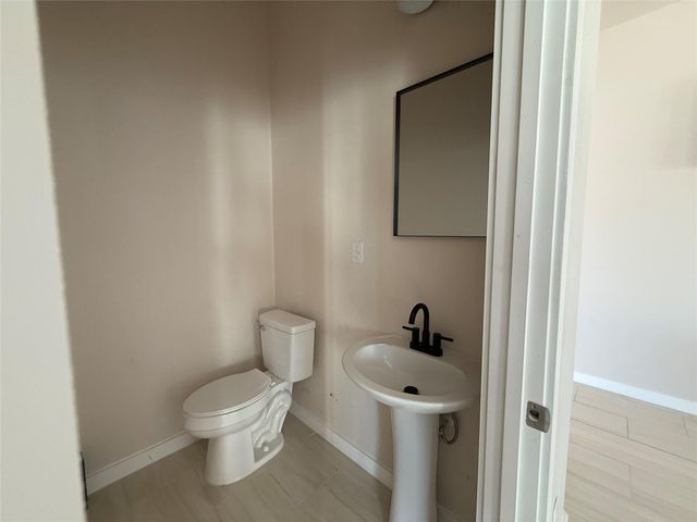 219 S 7th Street, Beasley, TX 77417