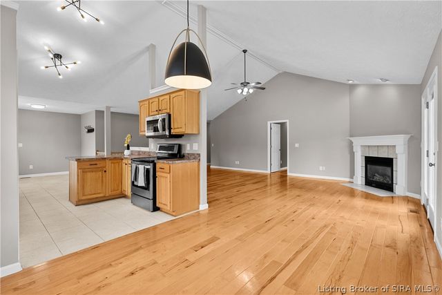 2000 Sterling Oaks Drive, Sellersburg, IN 47172