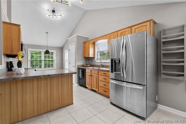 2000 Sterling Oaks Drive, Sellersburg, IN 47172