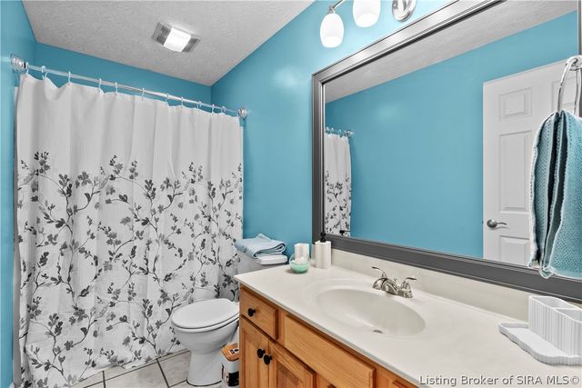 2000 Sterling Oaks Drive, Sellersburg, IN 47172