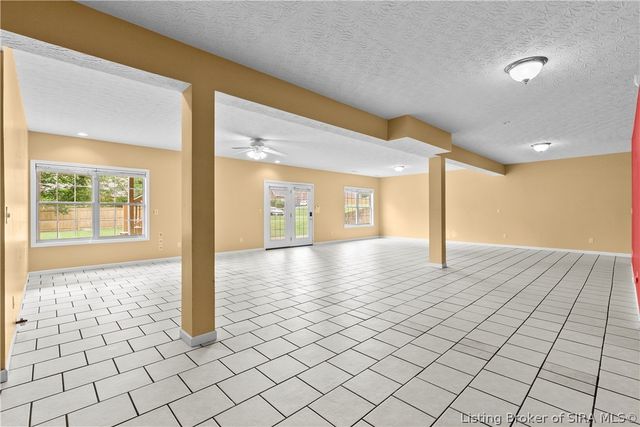 2000 Sterling Oaks Drive, Sellersburg, IN 47172