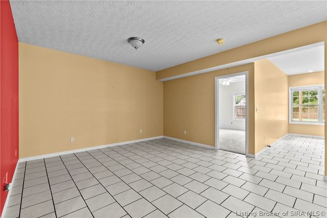 2000 Sterling Oaks Drive, Sellersburg, IN 47172