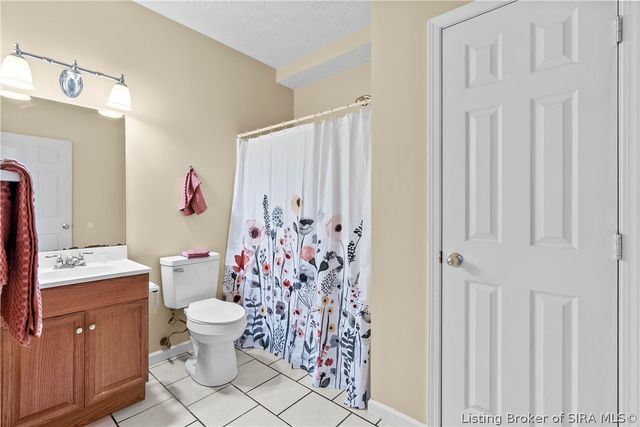2000 Sterling Oaks Drive, Sellersburg, IN 47172