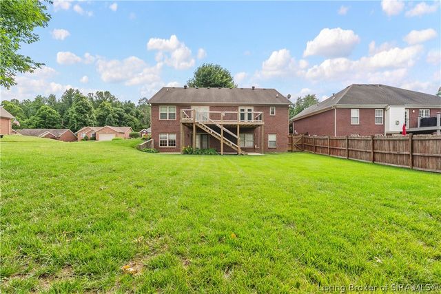 2000 Sterling Oaks Drive, Sellersburg, IN 47172