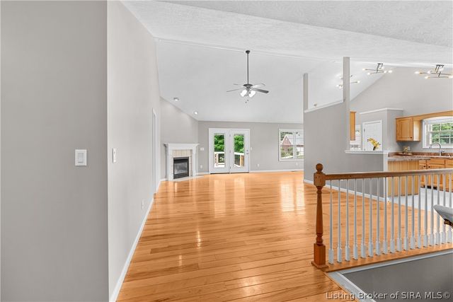 2000 Sterling Oaks Drive, Sellersburg, IN 47172
