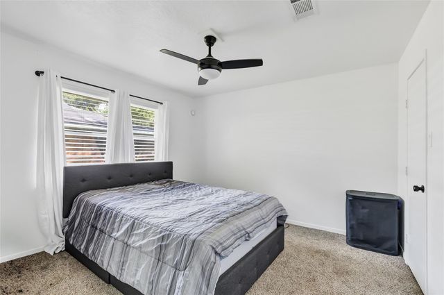 1933 N San Jacinto Street, Liberty, TX 77575