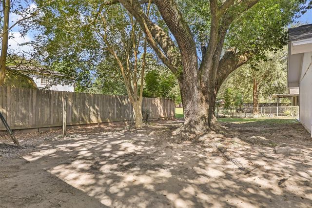 1933 N San Jacinto Street, Liberty, TX 77575