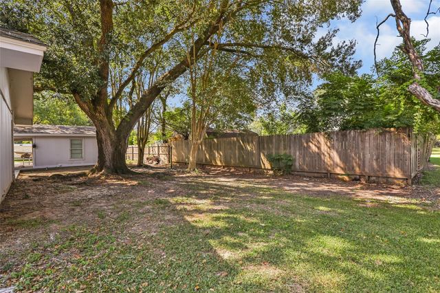 1933 N San Jacinto Street, Liberty, TX 77575