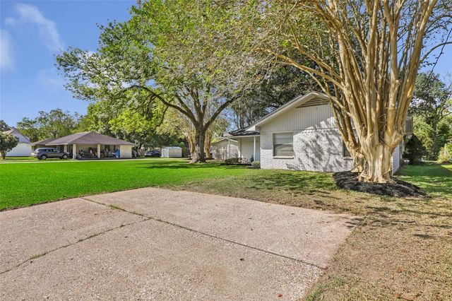 1933 N San Jacinto Street, Liberty, TX 77575