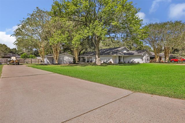 1933 N San Jacinto Street, Liberty, TX 77575