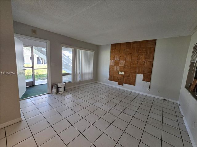 1711 NW 46th Ave 125, Lauderhill, FL 33313