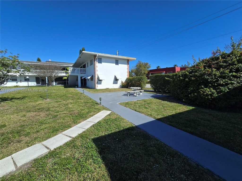 1711 NW 46th Ave 125, Lauderhill, FL 33313