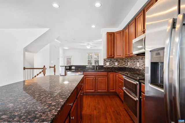 1511 WICKHAM POND DR, Charlottesville, VA 22901