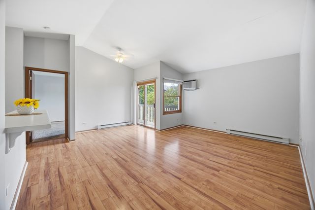 4404 W Shamrock Lane 3B, Mchenry, IL 60050