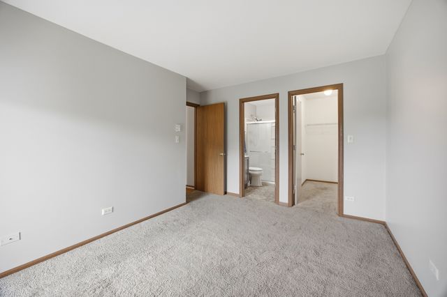 4404 W Shamrock Lane 3B, Mchenry, IL 60050