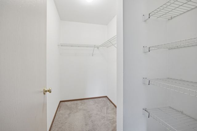 4404 W Shamrock Lane 3B, Mchenry, IL 60050