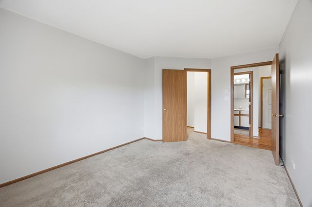 4404 W Shamrock Lane 3B, Mchenry, IL 60050