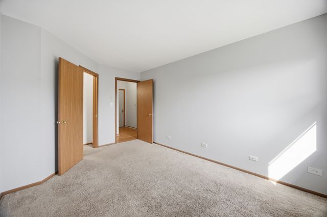 4404 W Shamrock Lane 3B, Mchenry, IL 60050