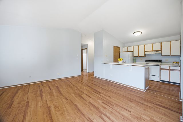 4404 W Shamrock Lane 3B, Mchenry, IL 60050