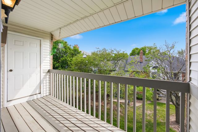 4404 W Shamrock Lane 3B, Mchenry, IL 60050