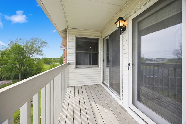 4404 W Shamrock Lane 3B, Mchenry, IL 60050