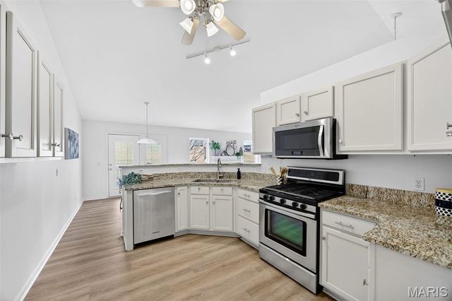 16 Hill Pointe Court 34, St Charles, MO 63303