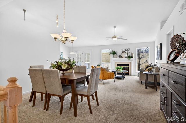 16 Hill Pointe Court 34, St Charles, MO 63303