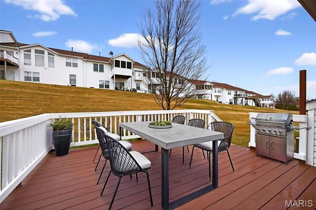 16 Hill Pointe Court 34, St Charles, MO 63303