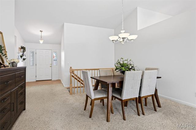 16 Hill Pointe Court 34, St Charles, MO 63303