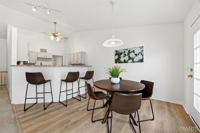 16 Hill Pointe Court 34, St Charles, MO 63303