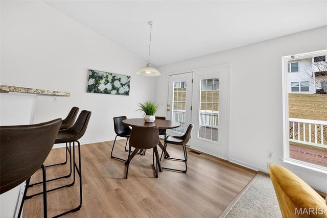 16 Hill Pointe Court 34, St Charles, MO 63303