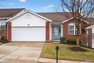 16 Hill Pointe Court 34, St Charles, MO 63303