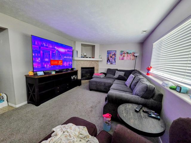 16419 fowler Avenue, Omaha, NE 68116