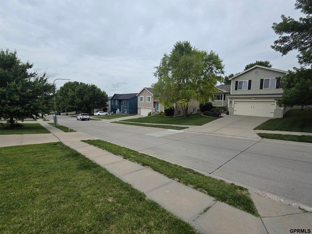 16419 fowler Avenue, Omaha, NE 68116