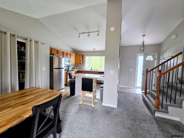 16419 fowler Avenue, Omaha, NE 68116