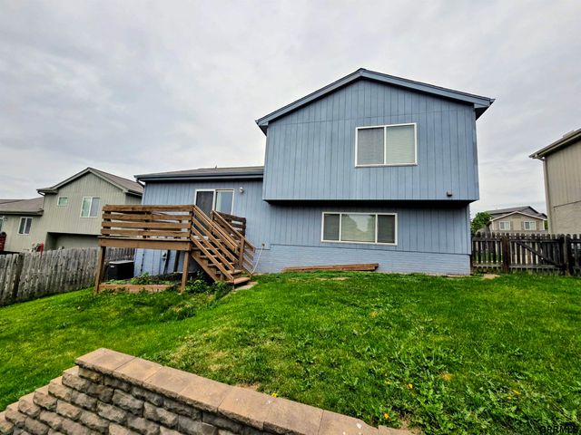 16419 fowler Avenue, Omaha, NE 68116