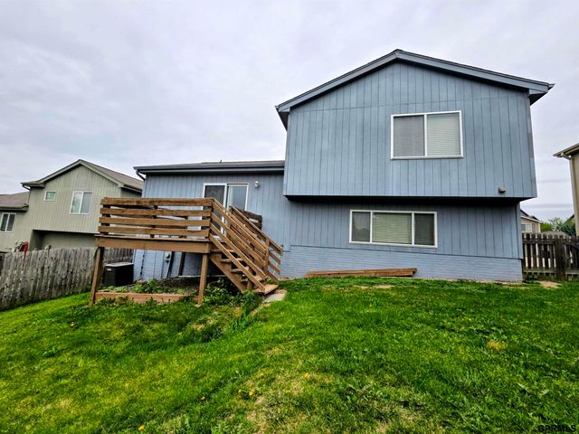 16419 fowler Avenue, Omaha, NE 68116