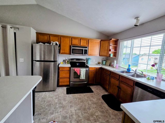 16419 fowler Avenue, Omaha, NE 68116